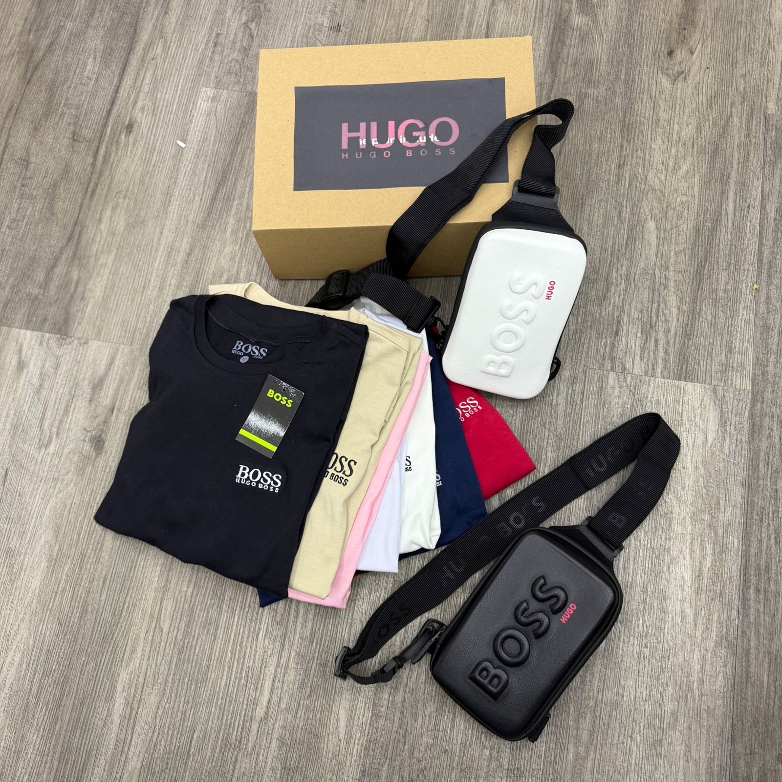 Vista 2 de DUO PERCHERO Y CAMISETA BOSS - COLOR PERCHERO: NEGRO, TALLA CAMISETA: S